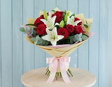 Букет цветов из:  Лилии и Розы в Суворовское Краснодарский край
