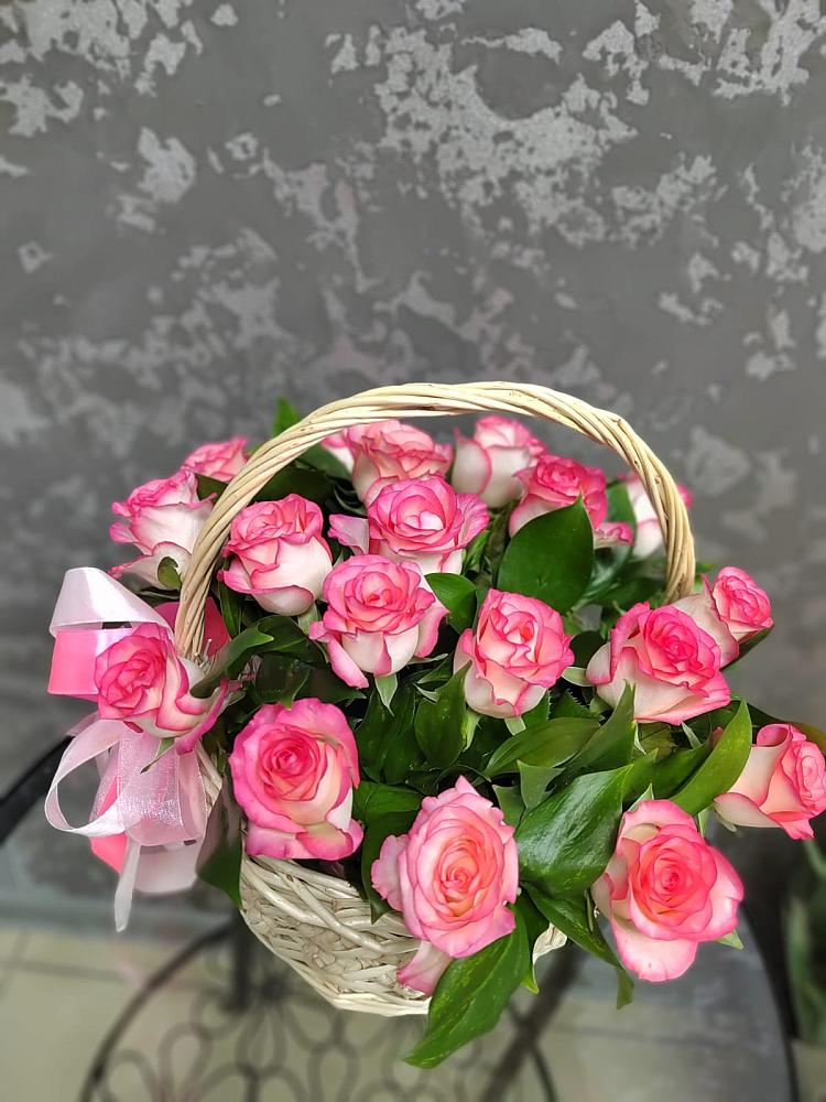 Цветочная композиция из Розы в корзине в Суворовское Краснодарский край