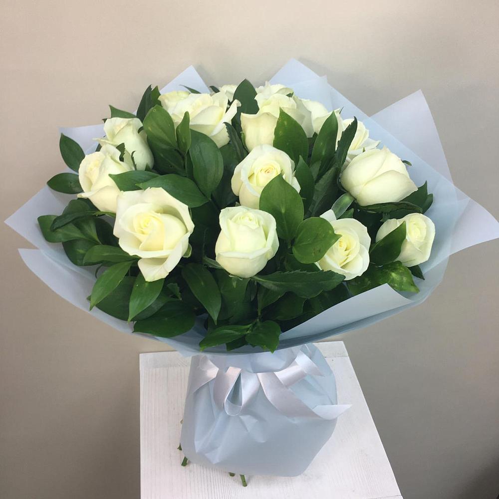 Букет 15 Белых роз Проуд в Суворовское Краснодарский край