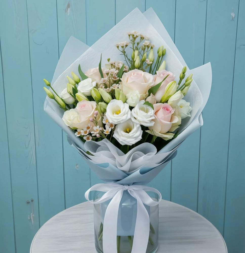 Букет цветов из: Розы и Лизиантусы в Суворовское Краснодарский край