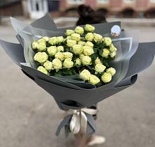 Букет Белые кустовые розы Солинеро в Суворовское Краснодарский край