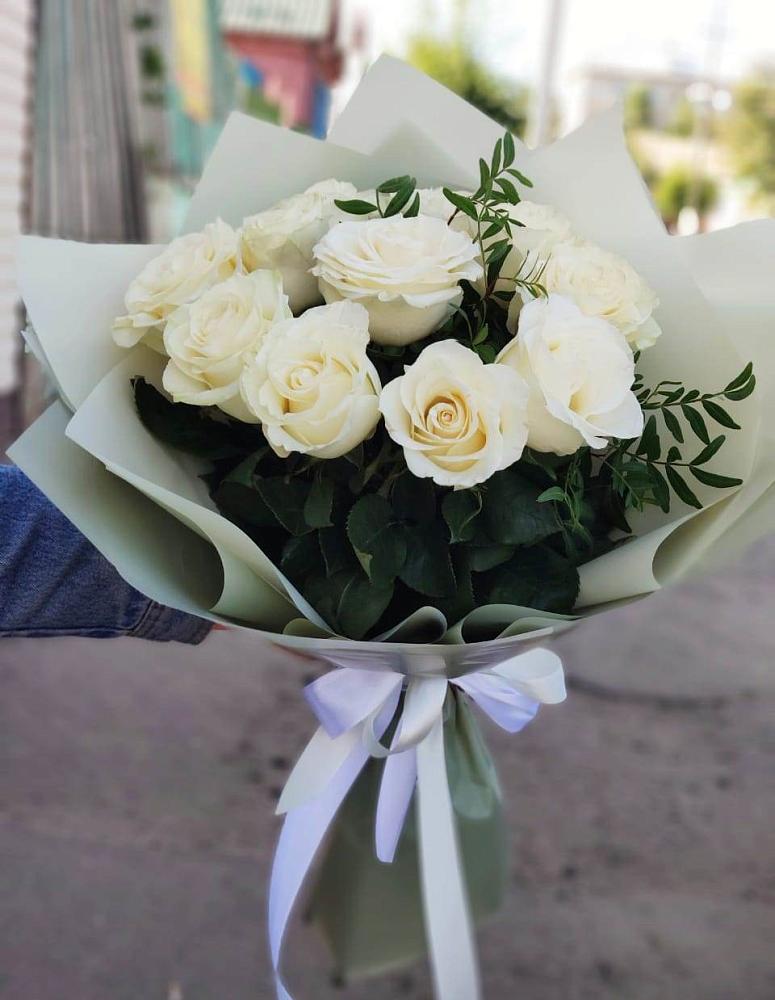 Букет Белые розы Проуд в Суворовское Краснодарский край