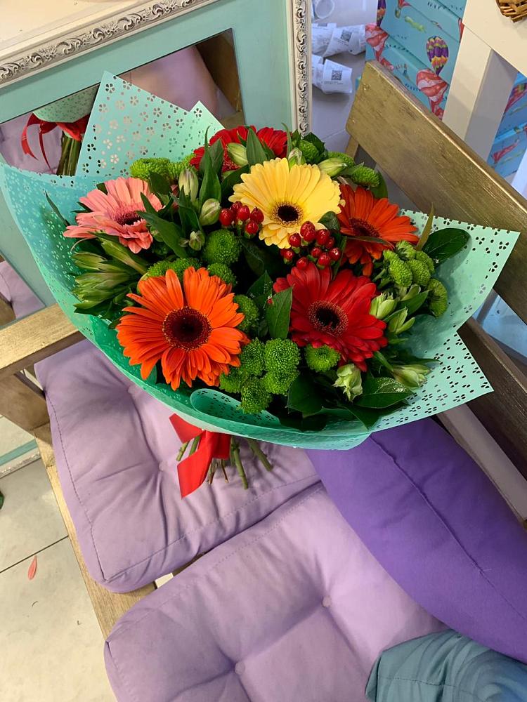 Букет цветов из: Герберы, Хризантемы и Альстромерии в Суворовское Краснодарский край