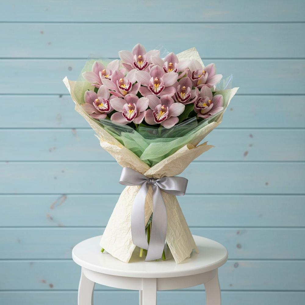 Букет цветов из: Орхидеи и Розы в Суворовское Краснодарский край