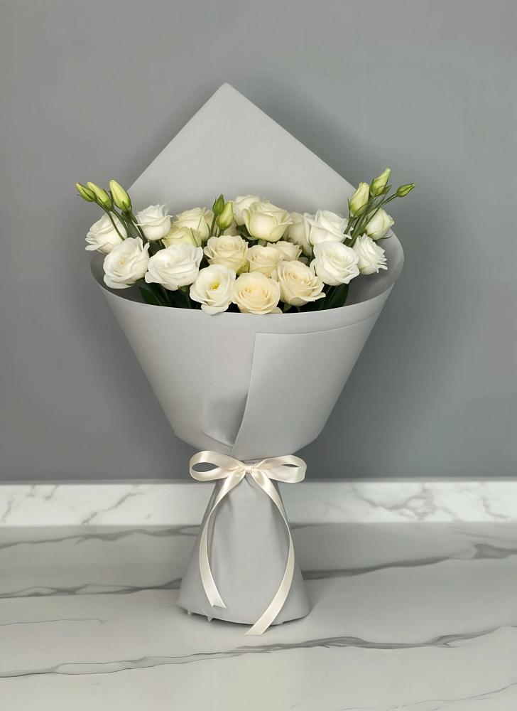 Букет цветов из: Розы и Лизиантусы в Суворовское Краснодарский край