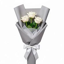 Букет 3 белые розы в Суворовское Краснодарский край