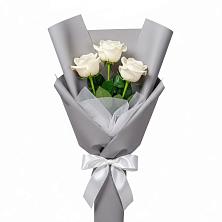 Букет 3 белые розы в Суворовское Краснодарский край