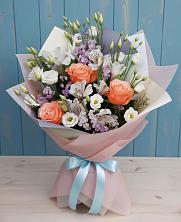 Букет цветов из:  Лизиантусы, Розы, Альстромерии и Гипсофила в Суворовское Краснодарский край