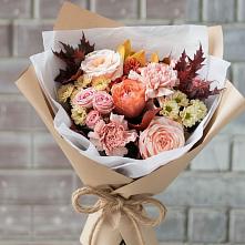 Букет цветов из:  Гвоздики, Хризантемы и Розы в Суворовское Краснодарский край