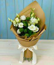 Букет цветов из:  Хризантемы и Лизиантусы в Суворовское Краснодарский край