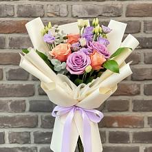 Букет цветов из:  Лизиантусы и Розы в Суворовское Краснодарский край