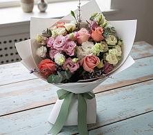 Букет цветов из:  Розы, Лизиантусы и Гвоздики в Суворовское Краснодарский край