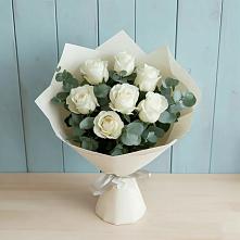 Букет Белые розы в Эвкалипте в Суворовское Краснодарский край