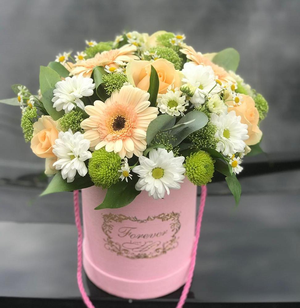 Цветочная композиция из Розы, Герберы и Хризантемы в шляпной коробке в Суворовское Краснодарский край