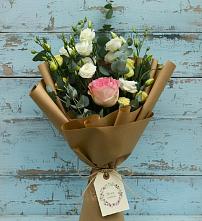 Букет цветов из:  Розы и Лизиантусы в Суворовское Краснодарский край