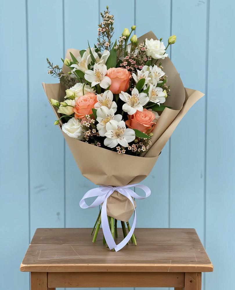 Букет цветов из: Альстромерии, Лизиантусы, Розы и Хризантемы в Суворовское Краснодарский край